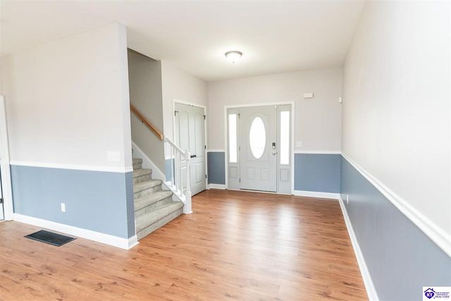 602 Napa Valley Court, Vine Grove, KY 40175