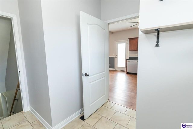 602 Napa Valley Court, Vine Grove, KY 40175