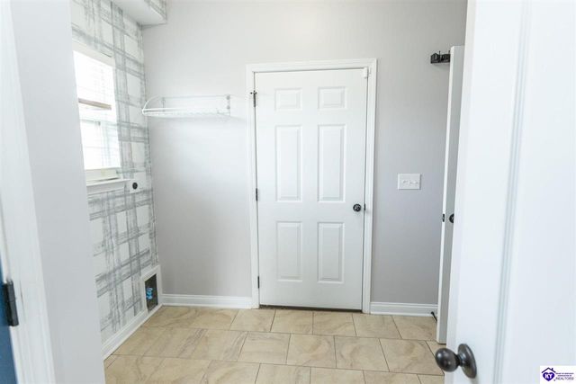 602 Napa Valley Court, Vine Grove, KY 40175