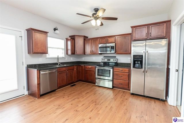 602 Napa Valley Court, Vine Grove, KY 40175