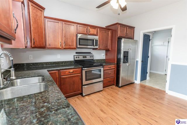 602 Napa Valley Court, Vine Grove, KY 40175