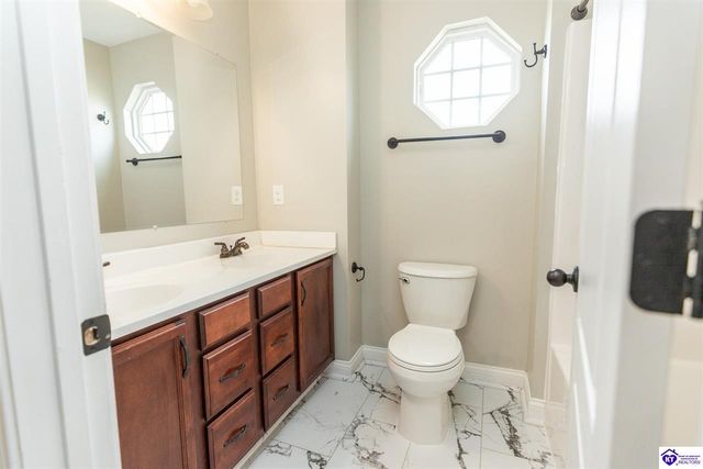 602 Napa Valley Court, Vine Grove, KY 40175