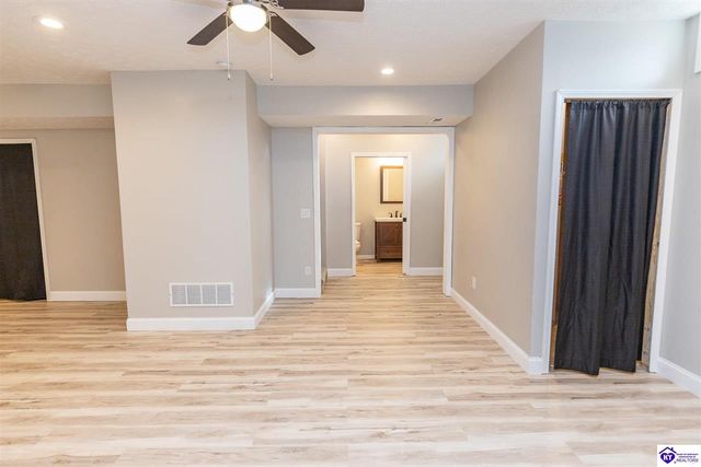 602 Napa Valley Court, Vine Grove, KY 40175