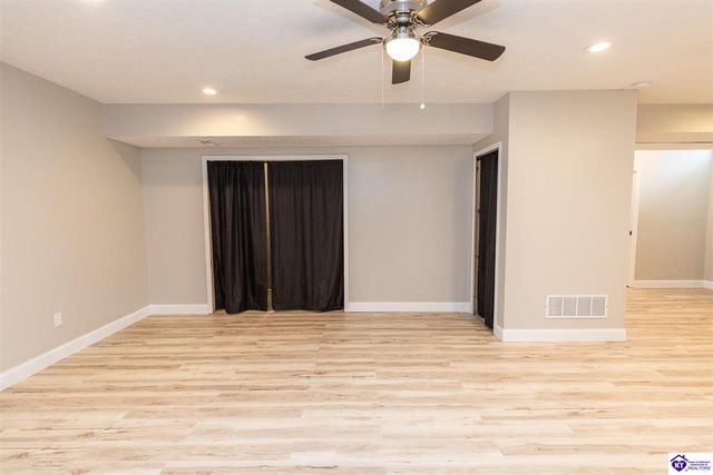 602 Napa Valley Court, Vine Grove, KY 40175