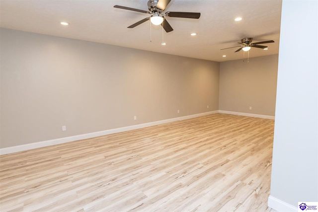 602 Napa Valley Court, Vine Grove, KY 40175