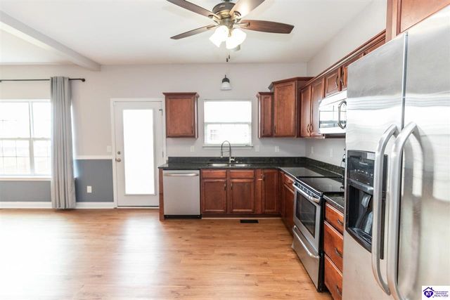 602 Napa Valley Court, Vine Grove, KY 40175