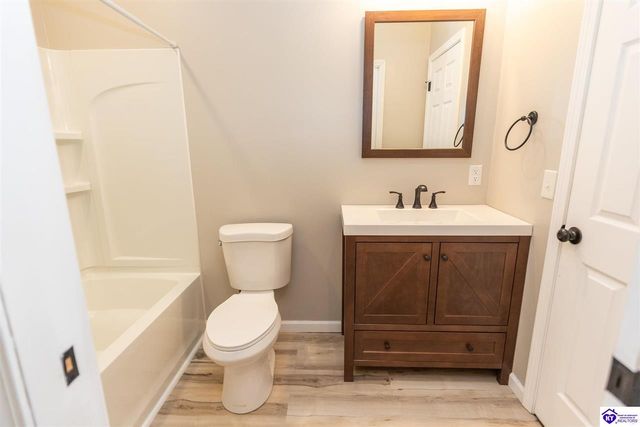 602 Napa Valley Court, Vine Grove, KY 40175