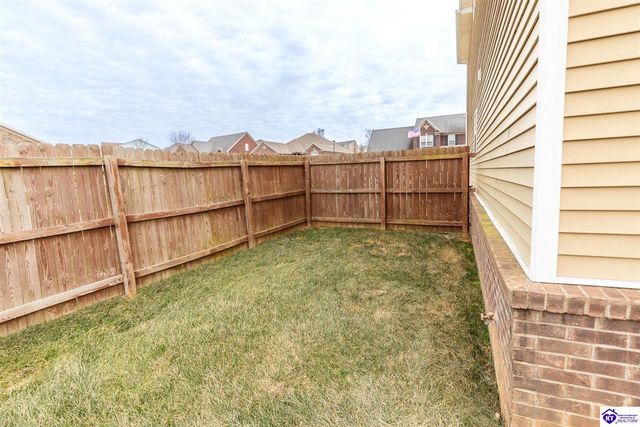 602 Napa Valley Court, Vine Grove, KY 40175