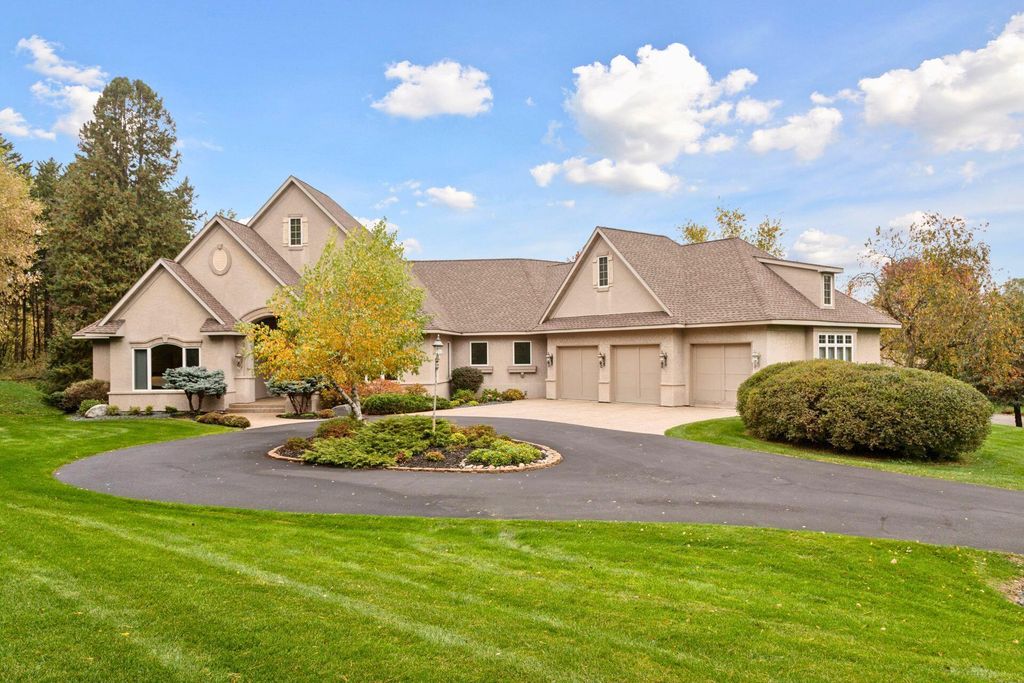 266 Troon Court, Troy Twp, WI 54016