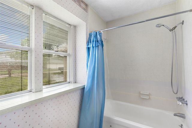 3703 Stoneybrook Street, Baytown, TX 77521
