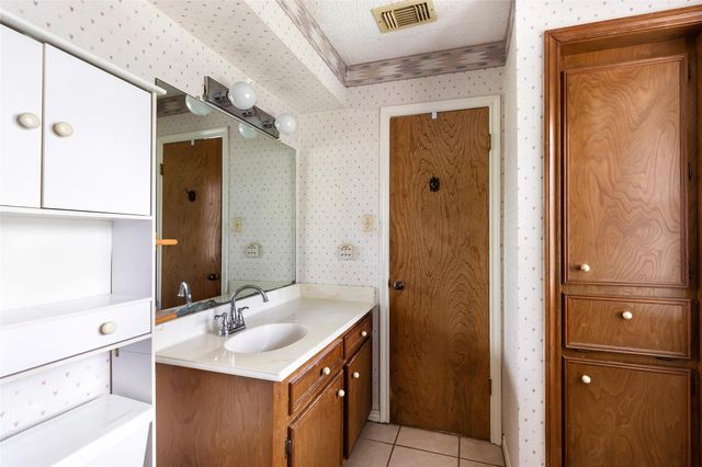 3703 Stoneybrook Street, Baytown, TX 77521