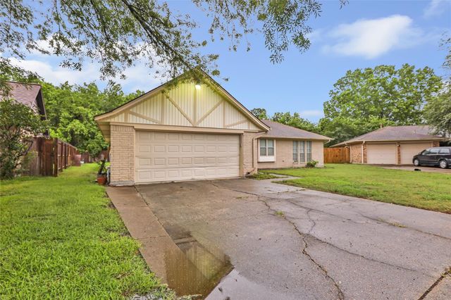 3703 Stoneybrook Street, Baytown, TX 77521