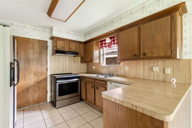 3703 Stoneybrook Street, Baytown, TX 77521