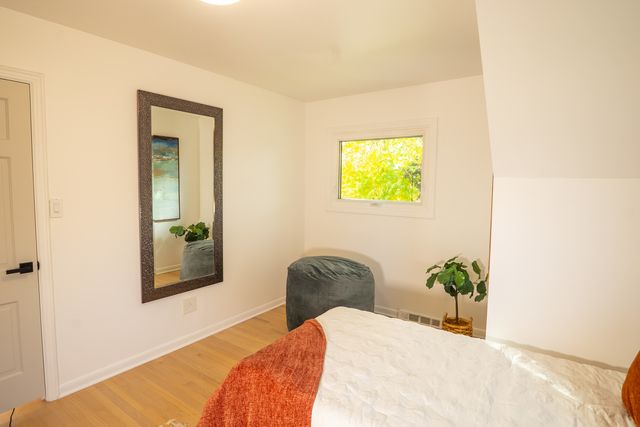 5205 N Osceola Avenue, Chicago, IL 60656