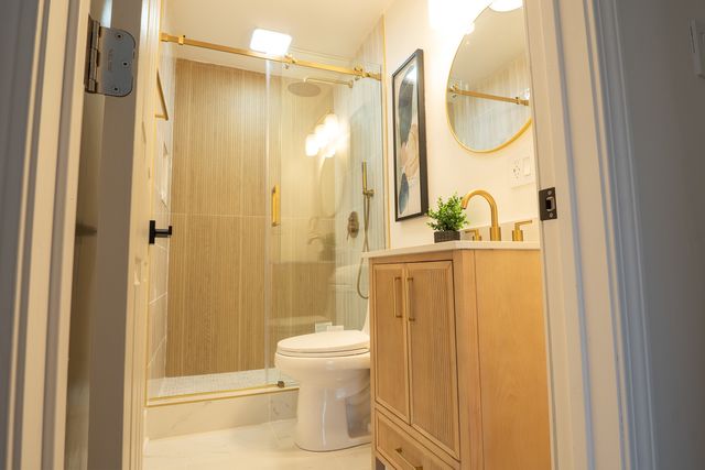 5205 N Osceola Avenue, Chicago, IL 60656