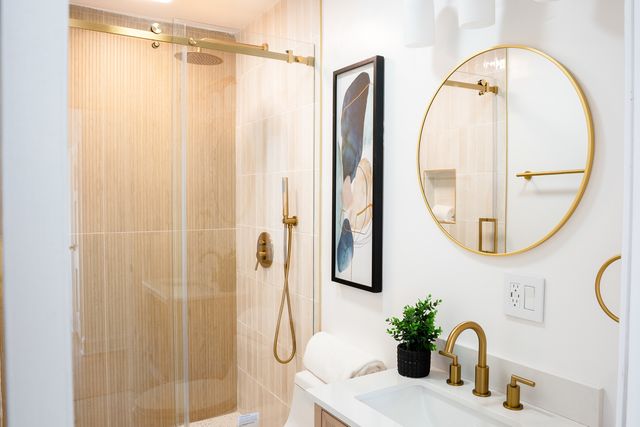 5205 N Osceola Avenue, Chicago, IL 60656