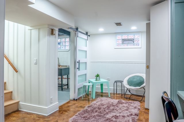 5205 N Osceola Avenue, Chicago, IL 60656