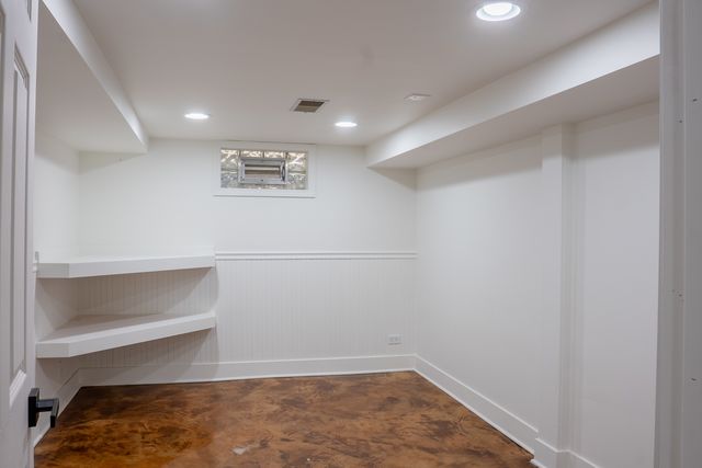 5205 N Osceola Avenue, Chicago, IL 60656