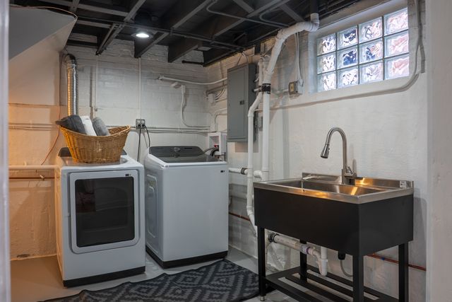 5205 N Osceola Avenue, Chicago, IL 60656