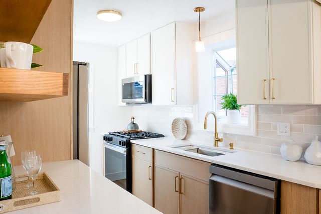 5205 N Osceola Avenue, Chicago, IL 60656