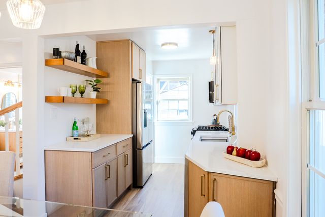 5205 N Osceola Avenue, Chicago, IL 60656