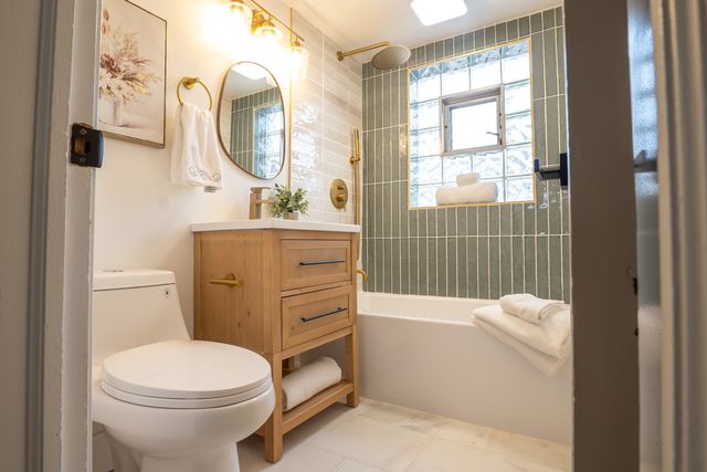 5205 N Osceola Avenue, Chicago, IL 60656