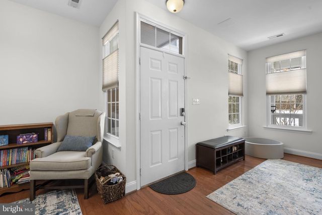 12 CRUSADER CT, Germantown, MD 20874