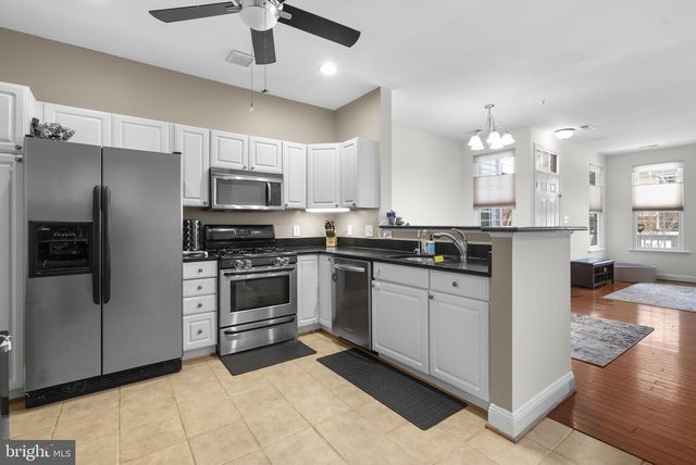 12 CRUSADER CT, Germantown, MD 20874