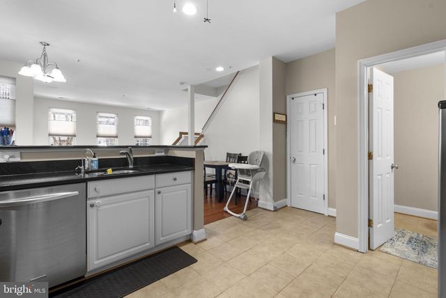 12 CRUSADER CT, Germantown, MD 20874