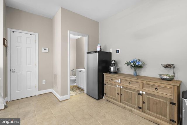 12 CRUSADER CT, Germantown, MD 20874