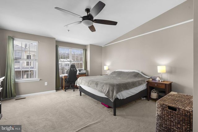 12 CRUSADER CT, Germantown, MD 20874