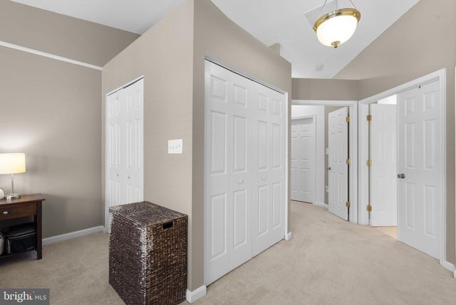 12 CRUSADER CT, Germantown, MD 20874