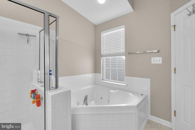 12 CRUSADER CT, Germantown, MD 20874