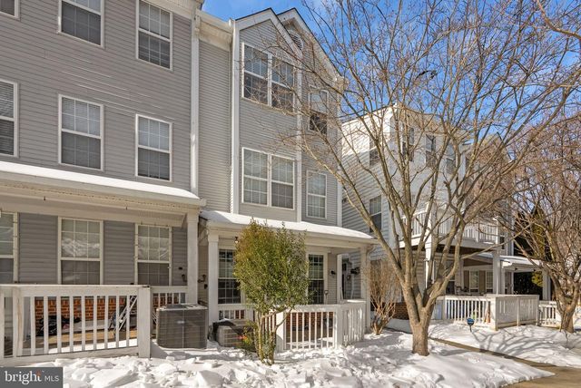 12 CRUSADER CT, Germantown, MD 20874