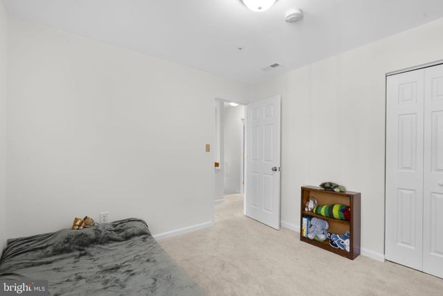 12 CRUSADER CT, Germantown, MD 20874