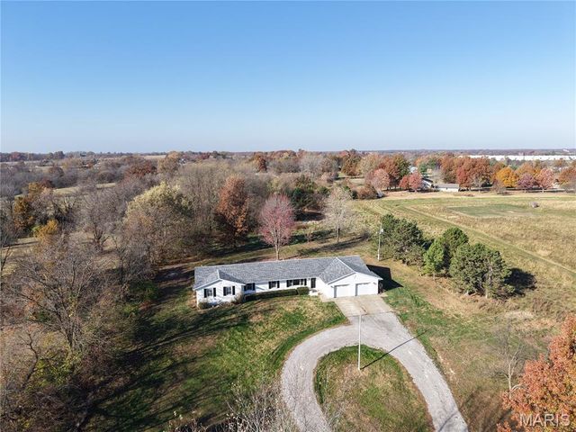 12455 New London Gravel Road, New London, MO 63459