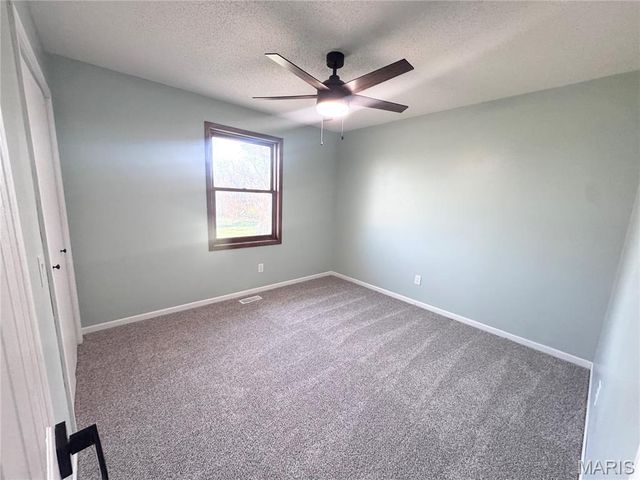 12455 New London Gravel Road, New London, MO 63459