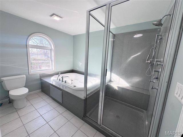 12455 New London Gravel Road, New London, MO 63459