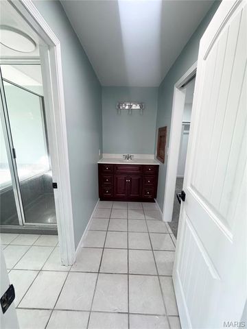 12455 New London Gravel Road, New London, MO 63459