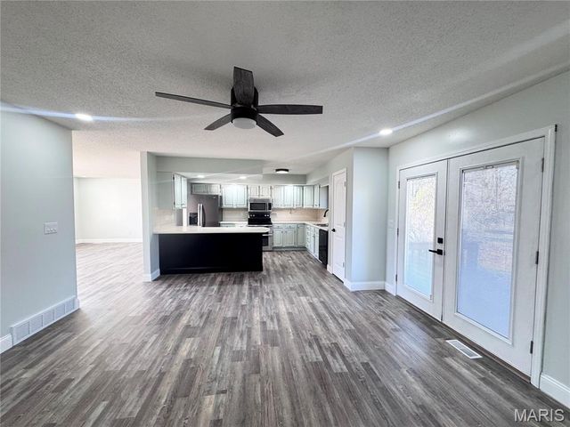 12455 New London Gravel Road, New London, MO 63459