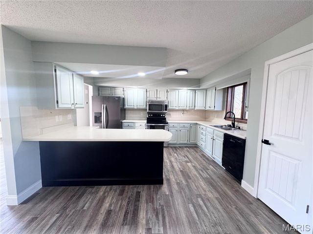 12455 New London Gravel Road, New London, MO 63459