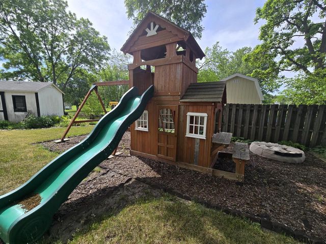 606 E Sherman AVENUE, Fort Atkinson, WI 53538