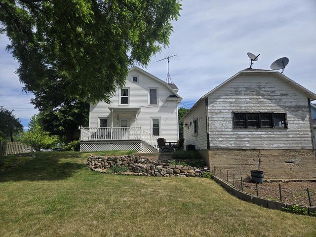 606 E Sherman AVENUE, Fort Atkinson, WI 53538