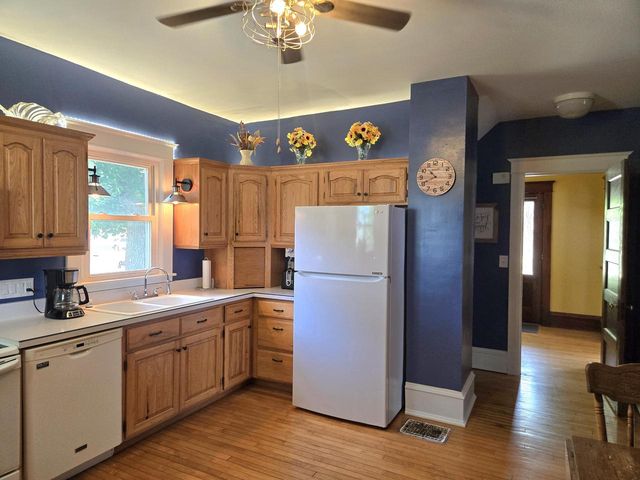606 E Sherman AVENUE, Fort Atkinson, WI 53538