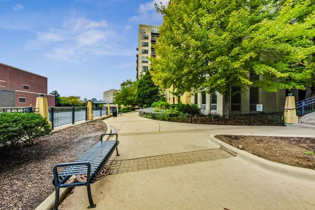 720 N Larrabee Street 1108, Chicago, IL 60654