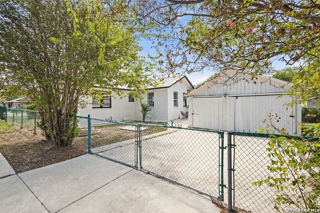 2055 E Crockett St, San Antonio, TX 78202