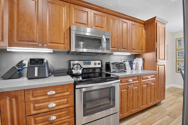 5896 Via Delray Boulevard A, Delray Beach, FL 33484