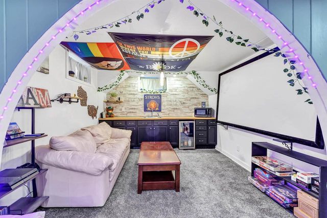 125 E ALLOUEZ AVENUE, Green Bay, WI 54301