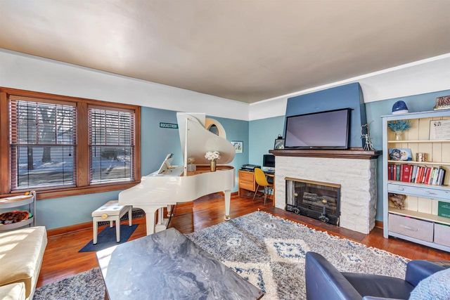 125 E ALLOUEZ AVENUE, Green Bay, WI 54301