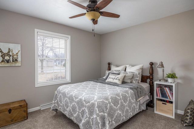 651 RUNDQUIST WAY, Kimberly, WI 54136